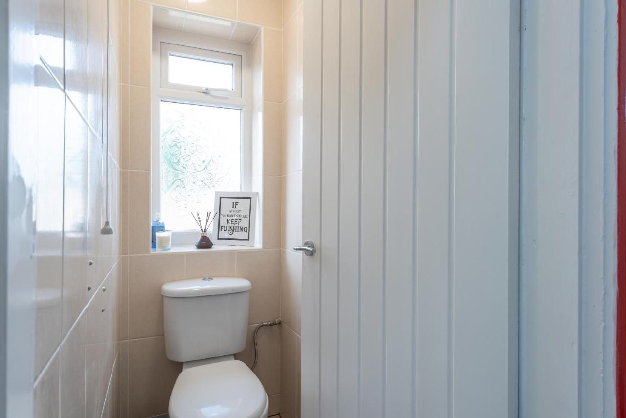 Aseda 4 Bedroom Private Parking, Game Zone -Pool Table, Garden Home Kingston upon Hull Kültér fotó