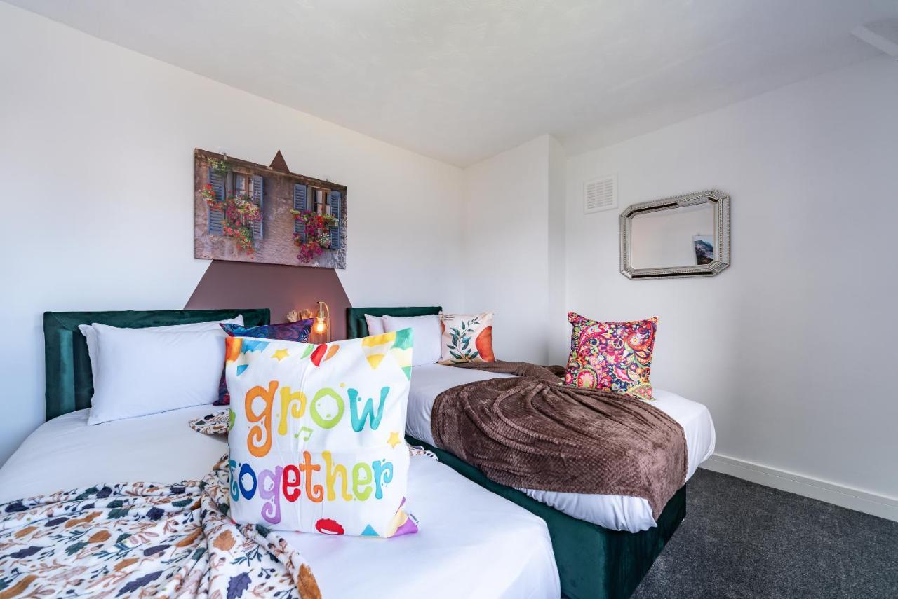 Aseda 4 Bedroom Private Parking, Game Zone -Pool Table, Garden Home Kingston upon Hull Kültér fotó